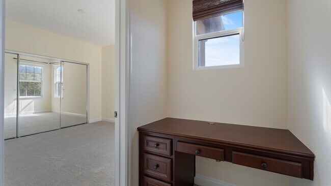 Building Photo - Stunning 4 Bedroom Home in Aliso Viejo!