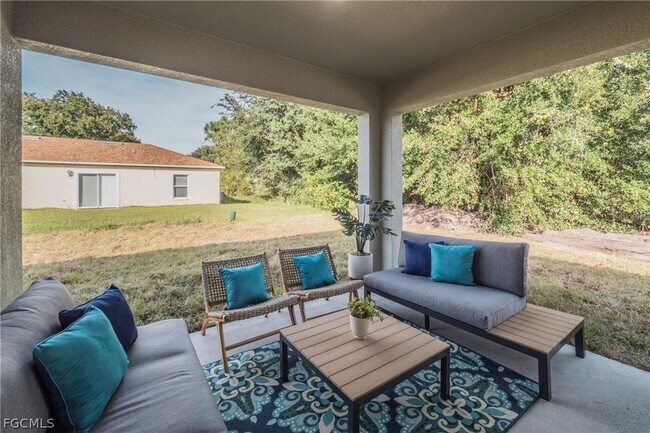 Building Photo - 1913 NE Juanita Pl