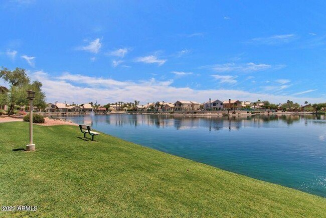 Building Photo - 16013 S Desert Foothills Pkwy