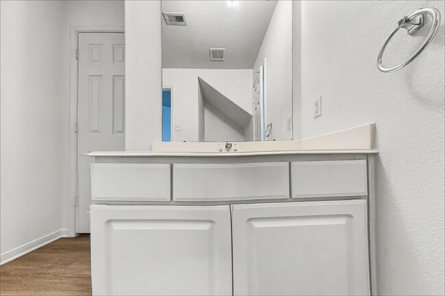 Building Photo - 16818 Blackberry Lily Ln