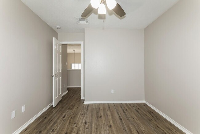 Building Photo - 6363 Bright Falls Ln