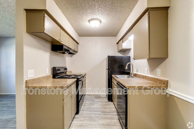 Building Photo - 4637 S Darlington Ave