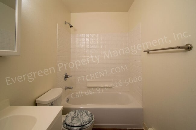 Building Photo - 2916-2924 Glendale Dr