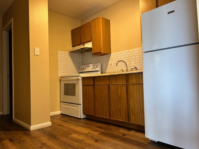 Building Photo - 232-238 Elyria St