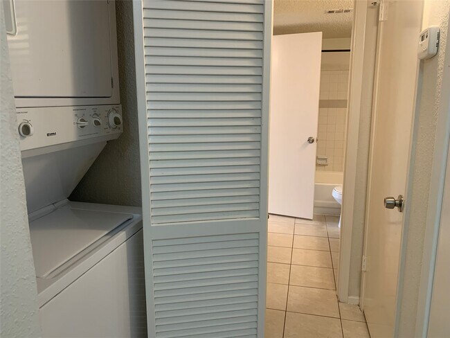 Building Photo - 2710 Grants Lake Blvd