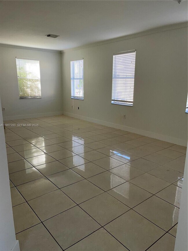 Building Photo - 27501 SW 138th Ave