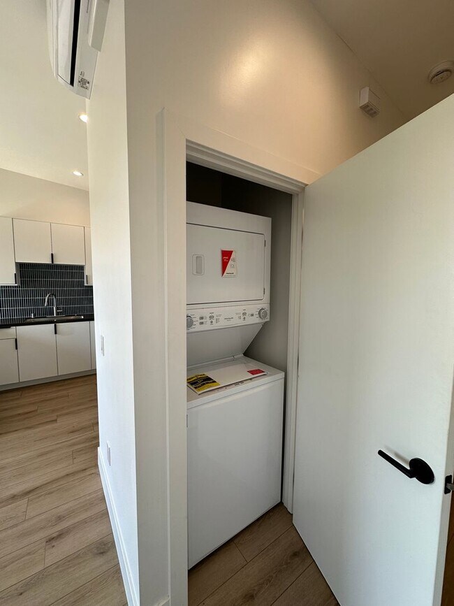 Building Photo - 2320 F St