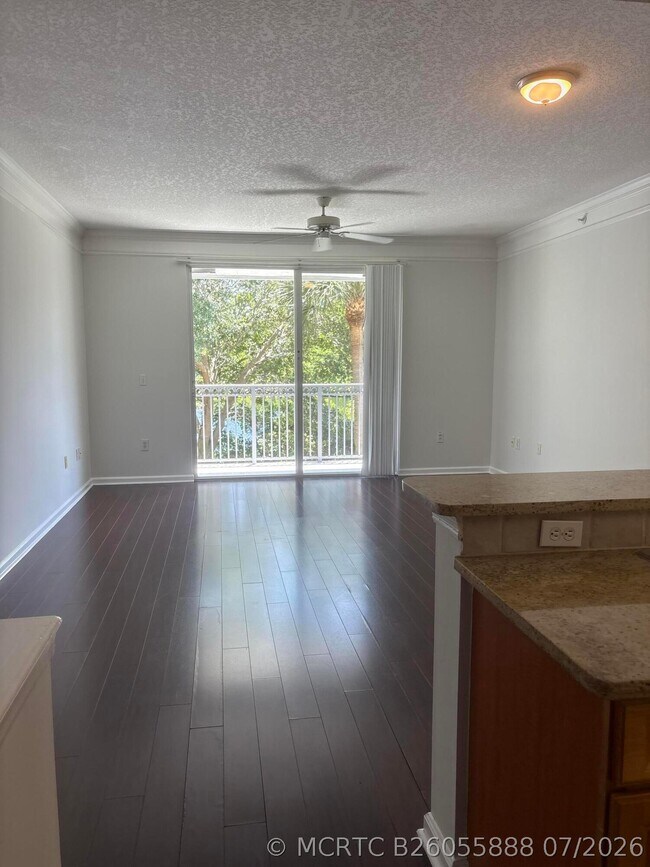 Building Photo - 2044 Alta Meadows Ln