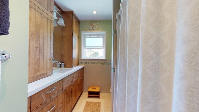 Building Photo - Spacious 3 Bedroom, 2 Bath Home Available for Long Term Rent in Coronado!