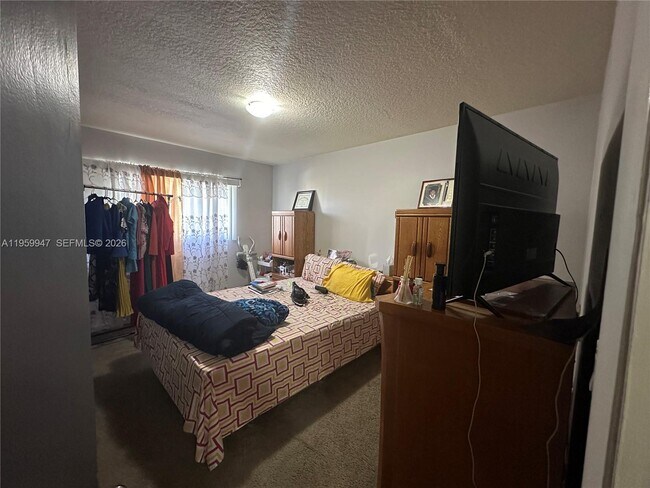 Building Photo - 1000 Lake of the Woods Blvd