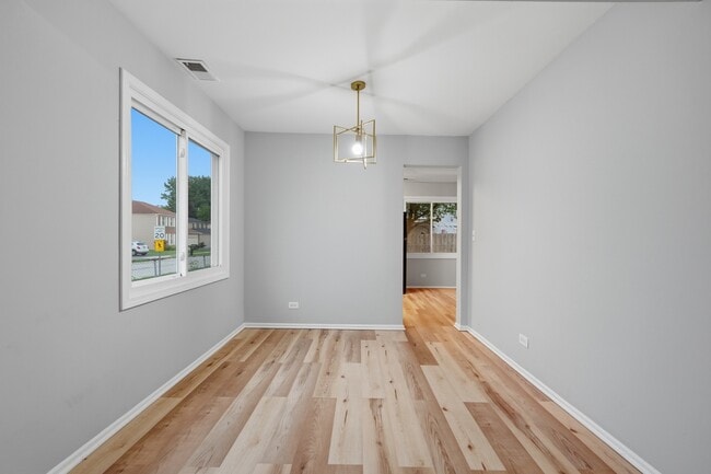 Building Photo - 5039 Chambers Dr