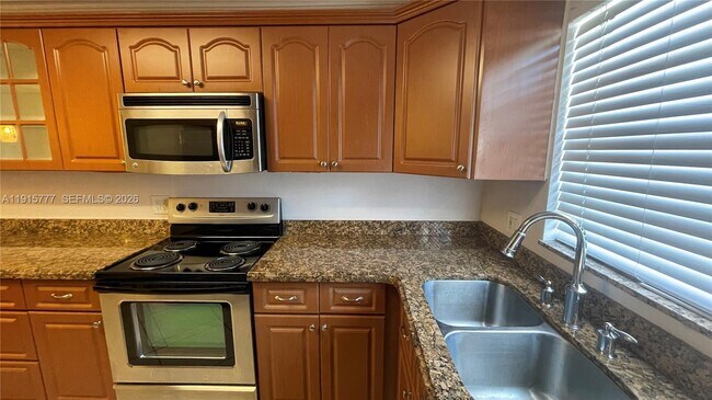 Building Photo - 9113 Lime Tree Ln