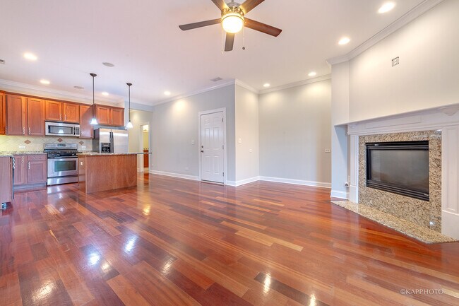 Building Photo - 4418 S Indiana Ave