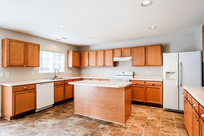 Building Photo - 107 Sleeper Car Ln