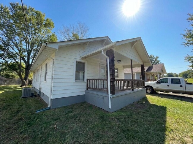 Building Photo - 804 Worth St