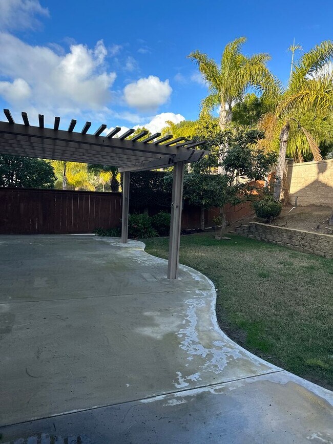 Building Photo - Carmel Valley “Shores” 5BR/3BA Executive H...