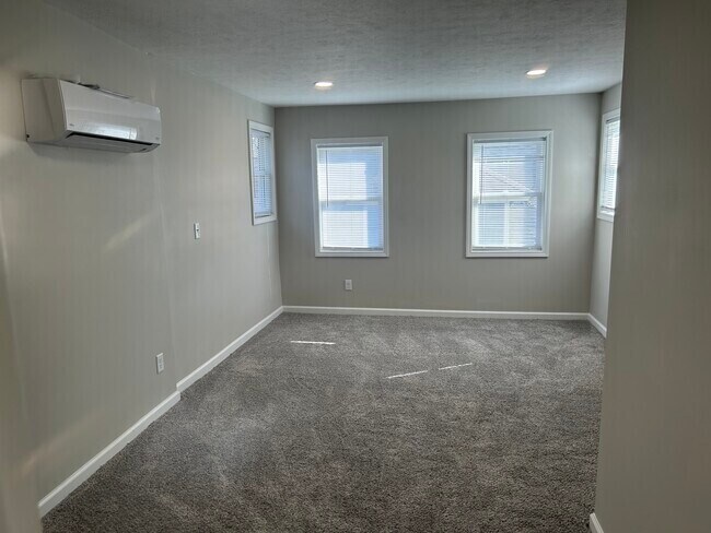 Building Photo - 821 Hazard Ave