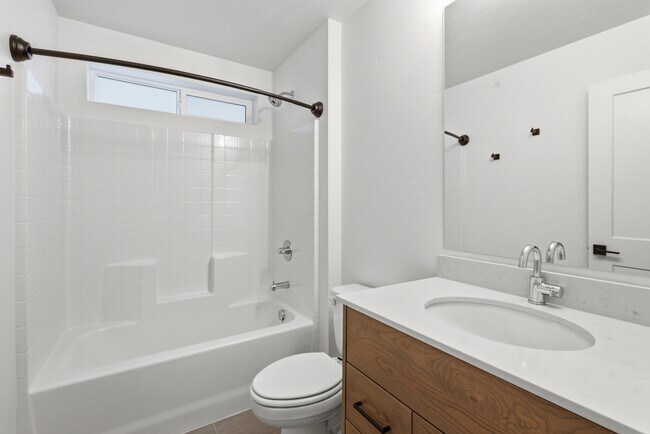 Building Photo - 2152 E Deep Purple Ln