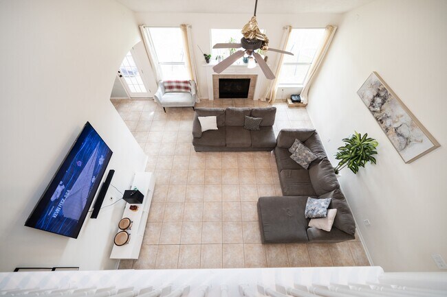 Building Photo - 1823 Blue Water Bay Dr