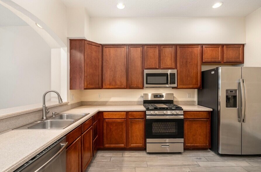 Building Photo - 8410 Maria Ct