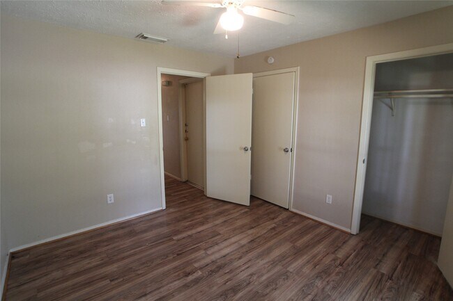 Building Photo - 2634 Heritage Colony Dr