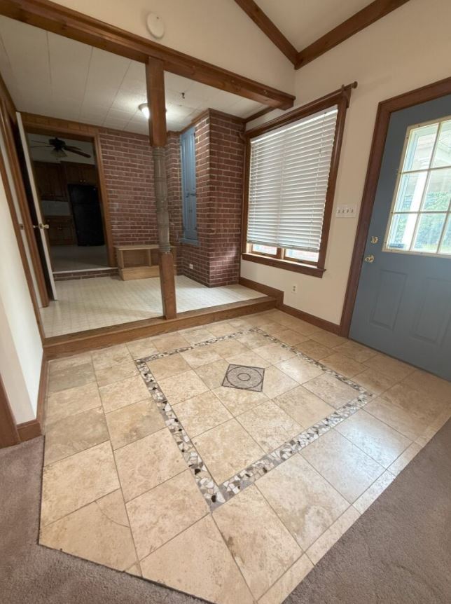 Building Photo - 405 Maple Ave