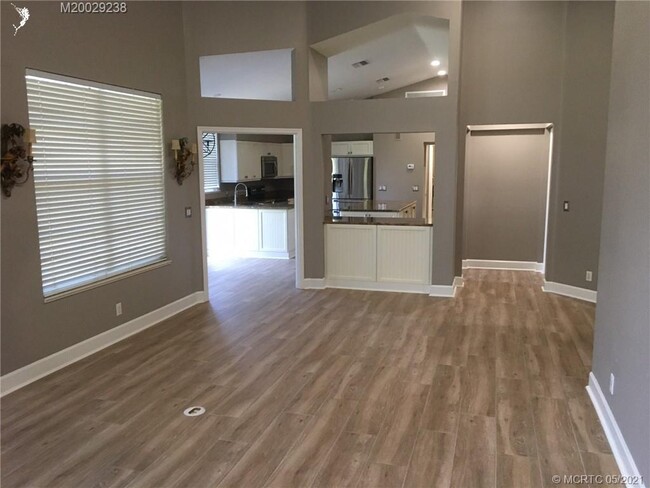 Building Photo - 2203 NW Seagrass Dr