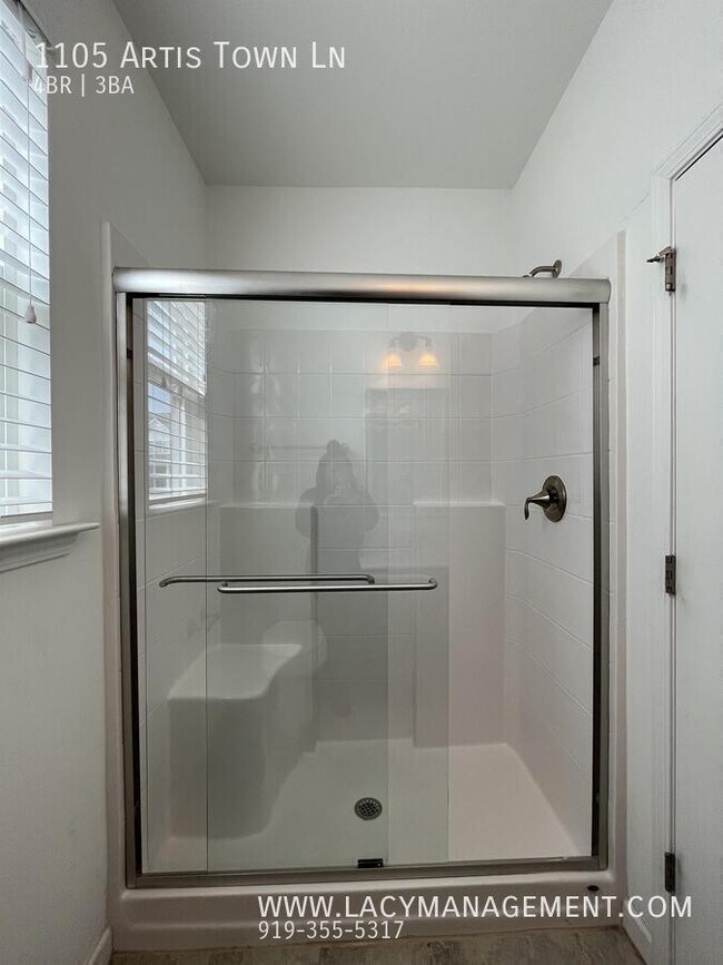 Building Photo - 1105 Artis Town Ln