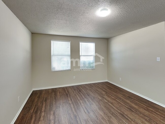 Building Photo - 16508 Jasmine Springs Dr