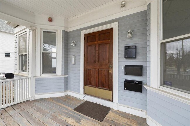Building Photo - 1536 Cranston St