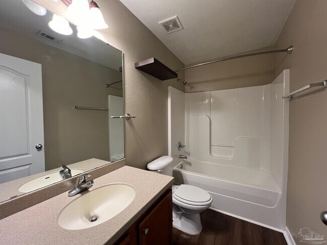Building Photo - 5866 Chi Chi Cir