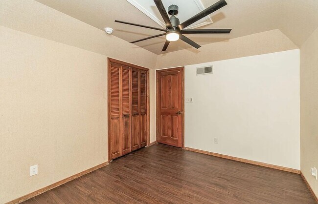 Building Photo - Single Family Home