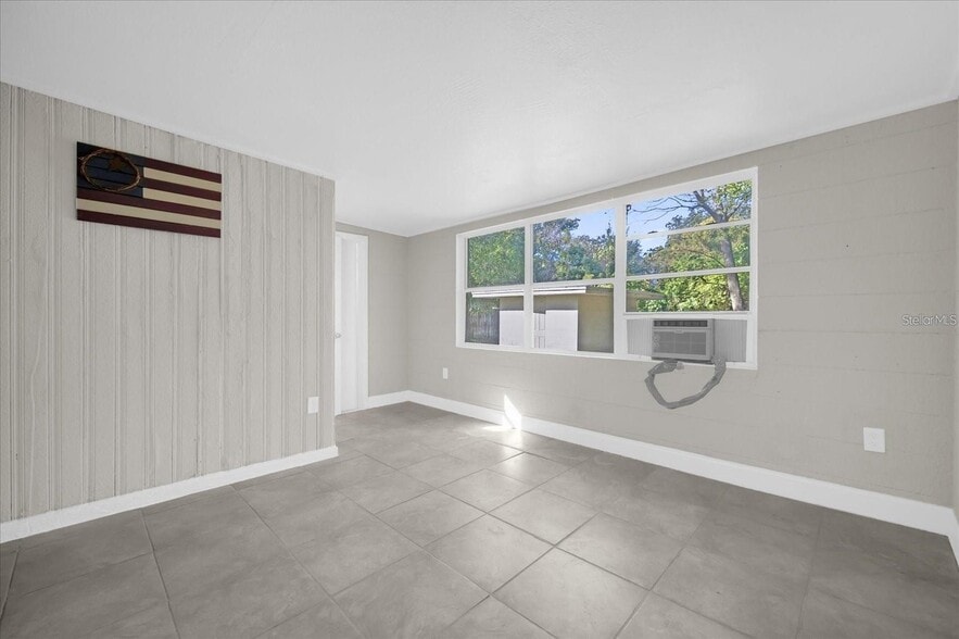 Building Photo - 907 Columbia St