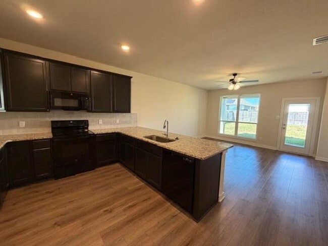 Building Photo - New Build in China Spring