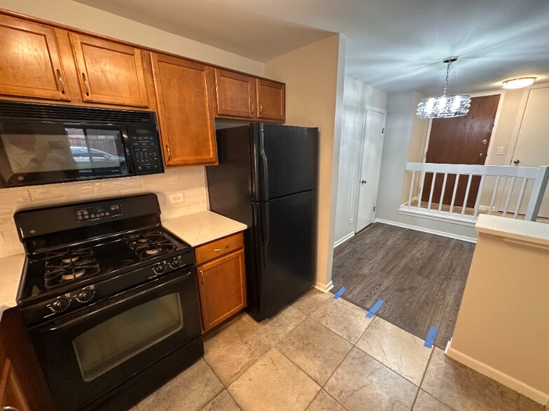 Building Photo - 1543 Raymond Dr