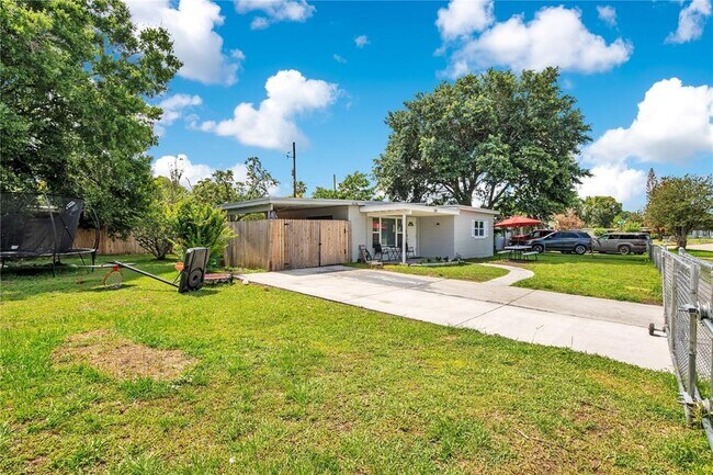 Building Photo - 1301 Lawne Blvd