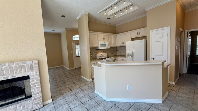 Building Photo - 2318 Sycamore Trail
