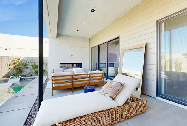 Building Photo - 3534 Ambassador Dr