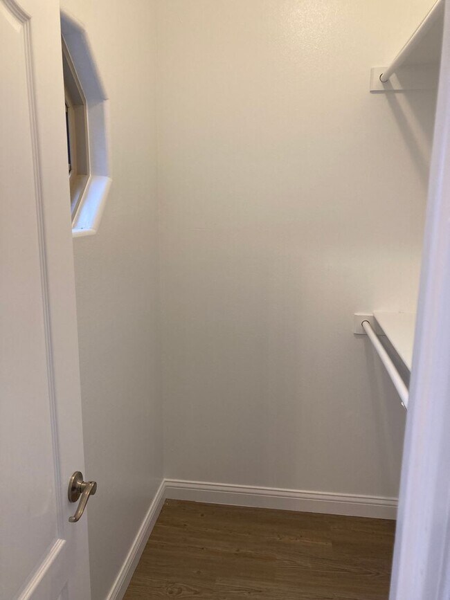 Building Photo - 3 bedroom 2 bath modern style home minutes from Centerton Main!!