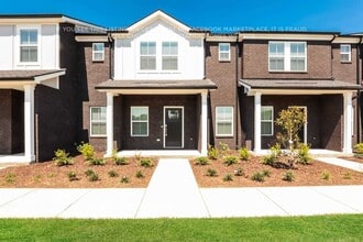 Building Photo - 239 River Rock Dr