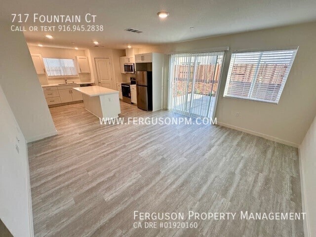 Building Photo - 717 Fountain Ct