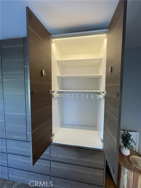 Building Photo - 167 N Ventura Ave