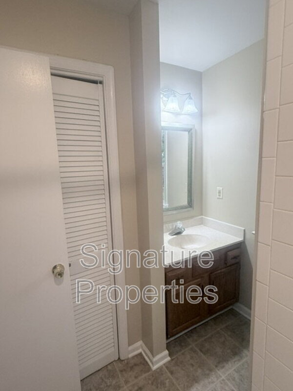 Building Photo - 14709 Mill Spring Dr