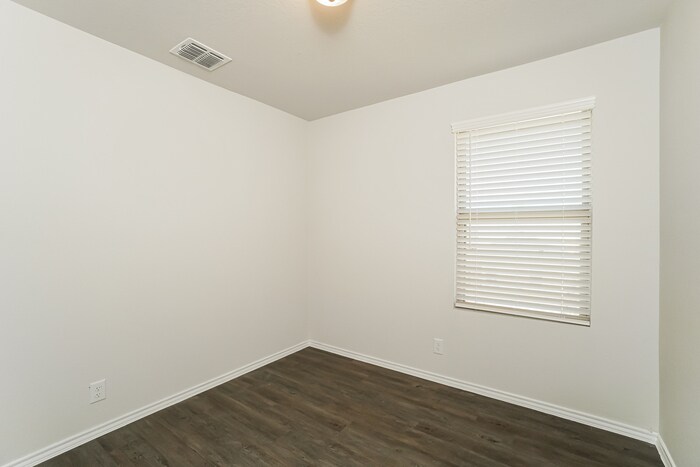 Building Photo - 9303 Evening Shade Ct