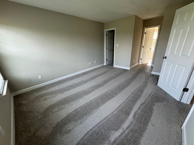 Building Photo - 635 Woodington Ln