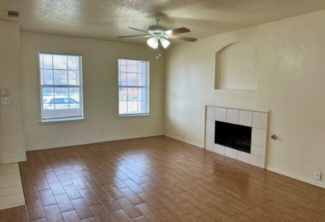 Building Photo - 3109 Pinehurst Ct