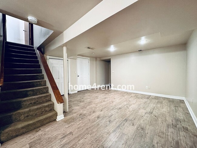 Building Photo - Fantastic Parkville area with Updated Kitchen including Granite Counters and Stainless Steel Appl...