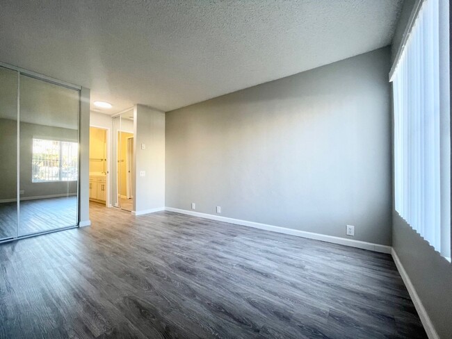 Building Photo - 1 Bedroom 1 Bath Condo (Pacific Beach)