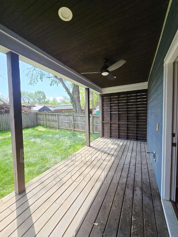 Building Photo - 668 A James Avenue