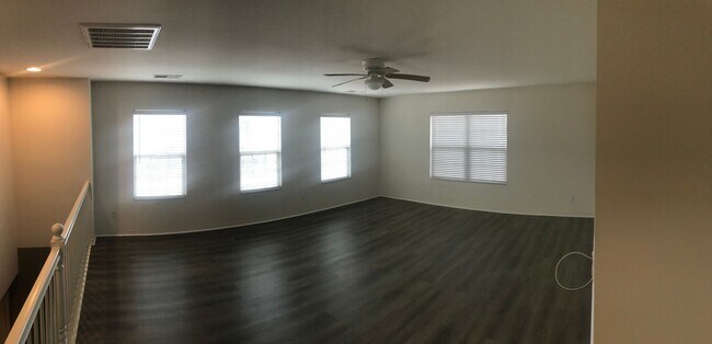 Building Photo - Beautiful 3 Bedroom / 2.5 Bathroom Perris Home with a Dream Kitchen